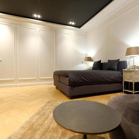 Suite La Duchesse Et Parking Prive Gratuit モンス エクステリア 写真