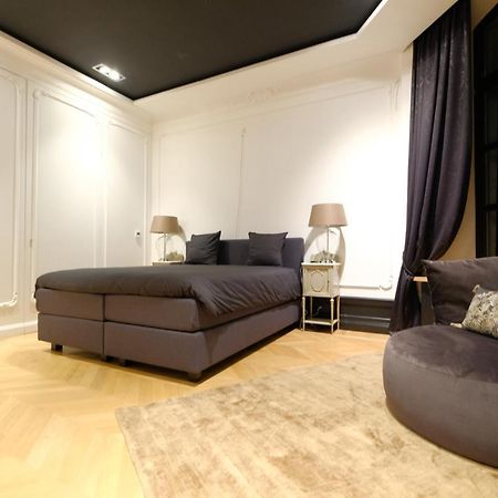 Suite La Duchesse Et Parking Prive Gratuit モンス エクステリア 写真