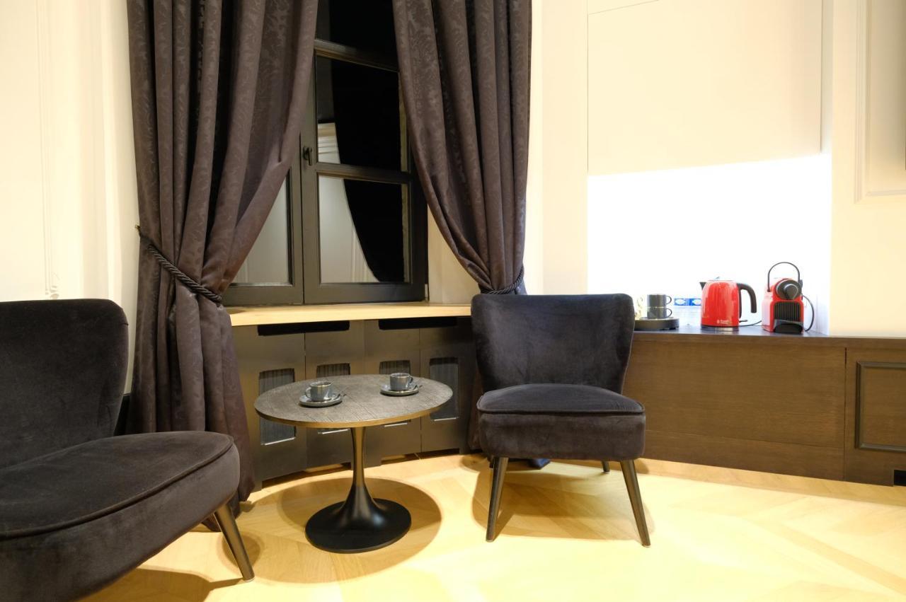 Suite La Duchesse Et Parking Prive Gratuit モンス エクステリア 写真