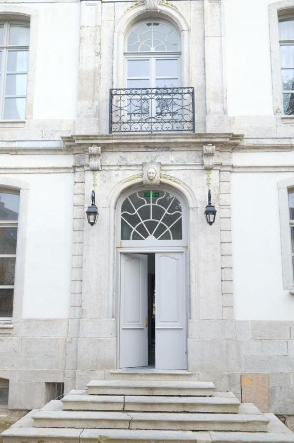 Suite La Duchesse Et Parking Prive Gratuit モンス エクステリア 写真